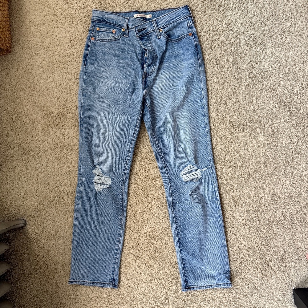 Levi's Wedgie Straight Jean Size 29